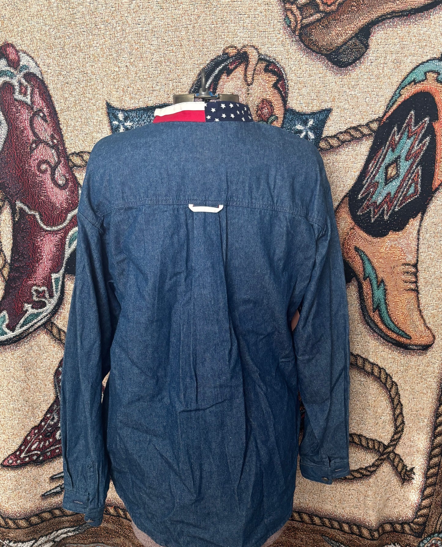 Mo betta American button down