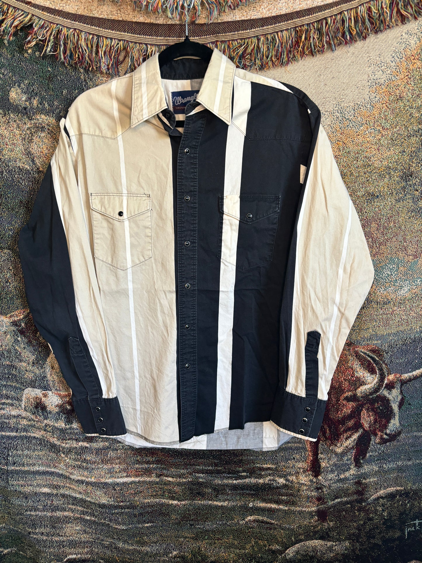 Wrangler cream & black pearl snap / Large