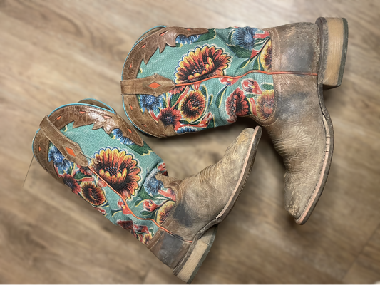 Ariat floral boots / size 9