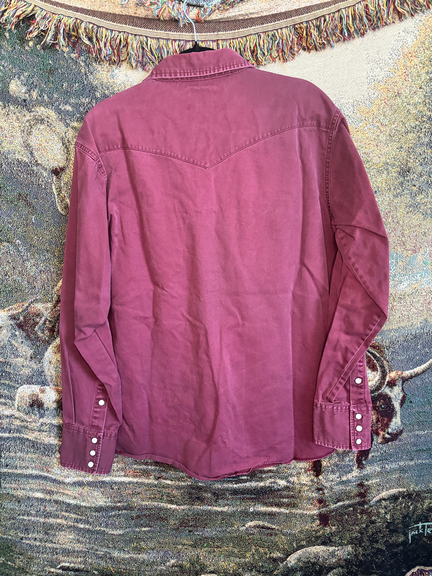 Maroon wrangler pearl snap / medium