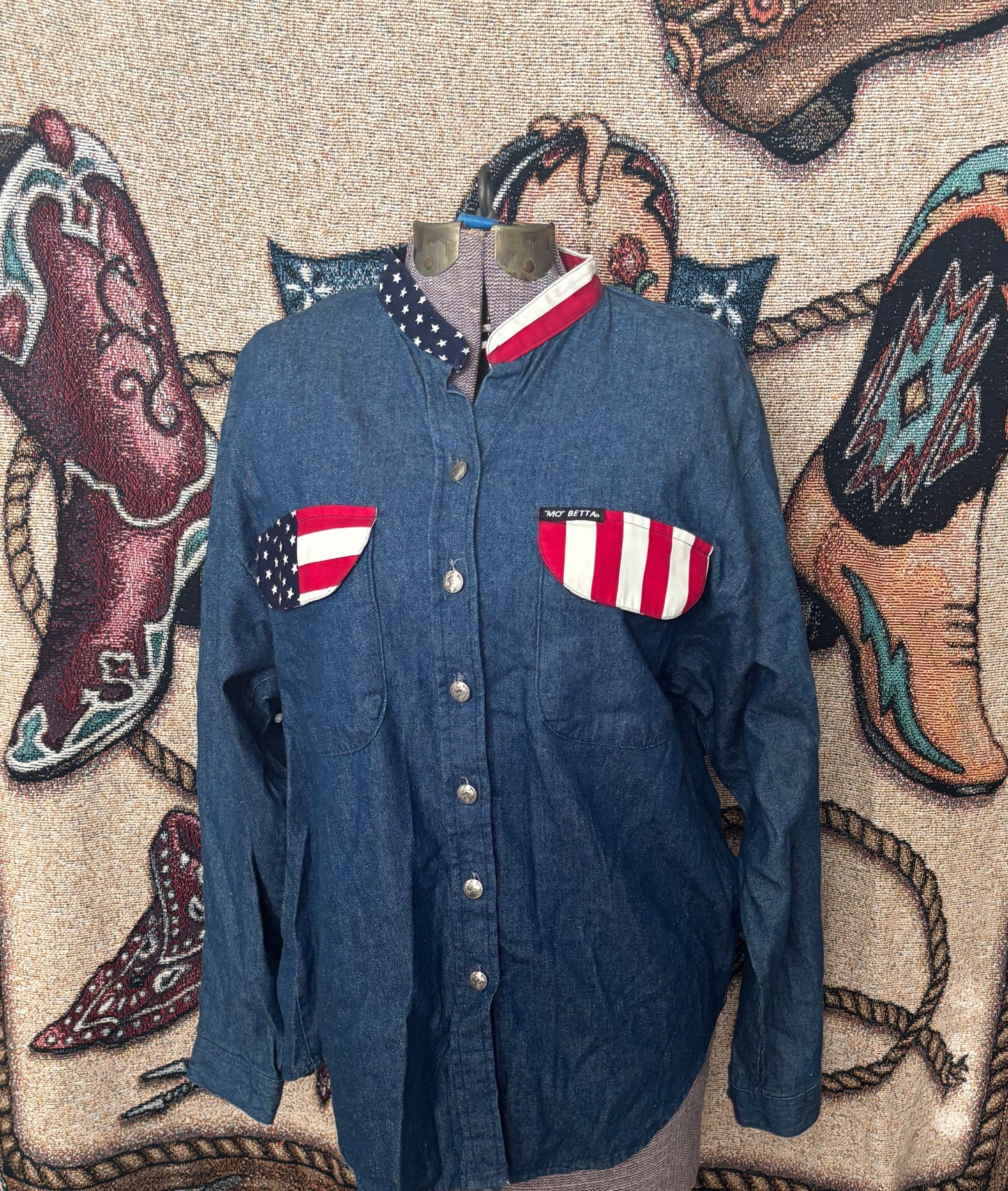 Mo betta American button down