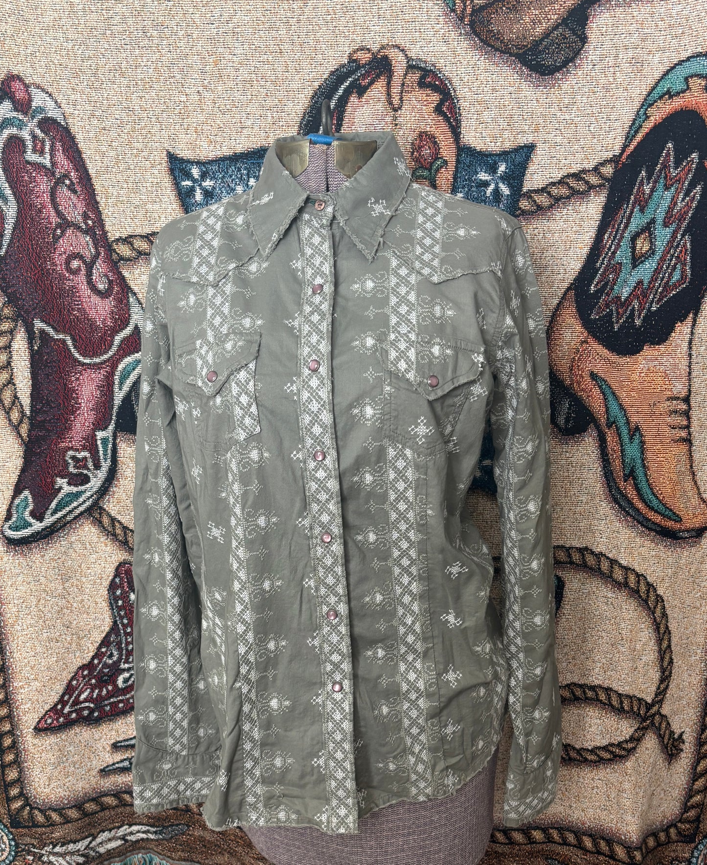 NWT cruel girl pearl snap