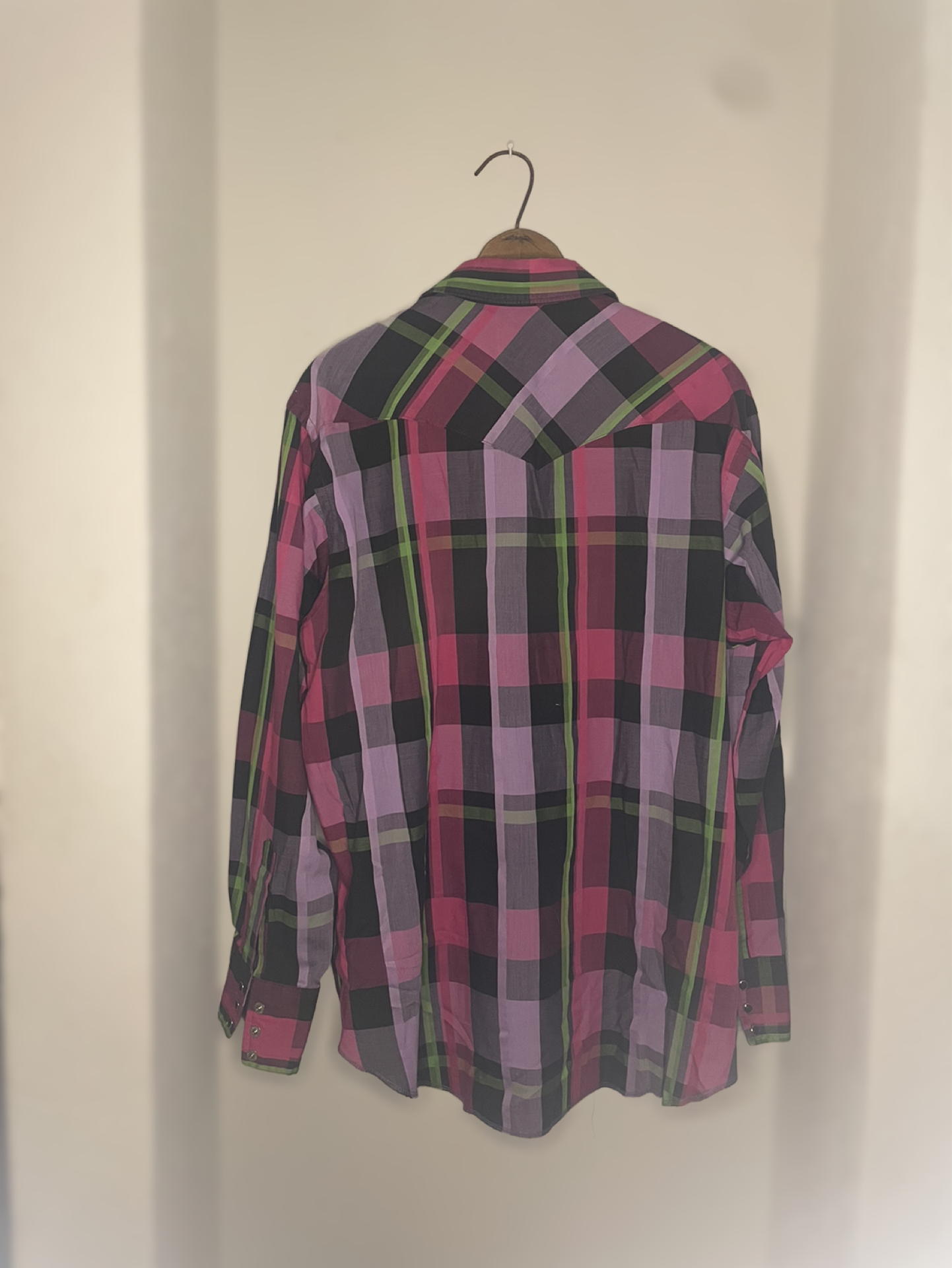 Plaid wrangler pearl snap button down / size M