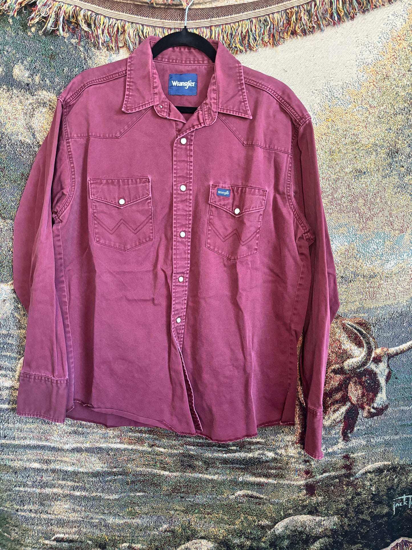 Maroon wrangler pearl snap / medium