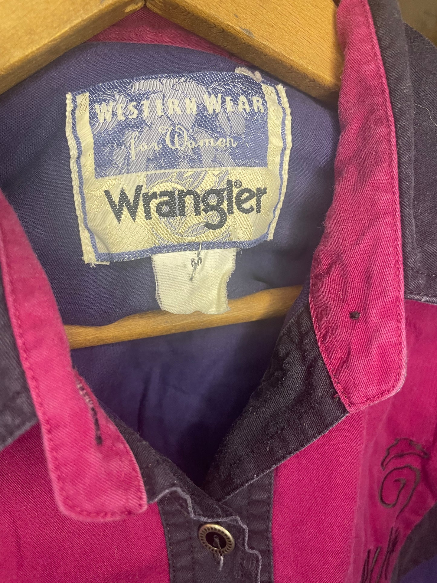 Wrangler Button Up / Medium