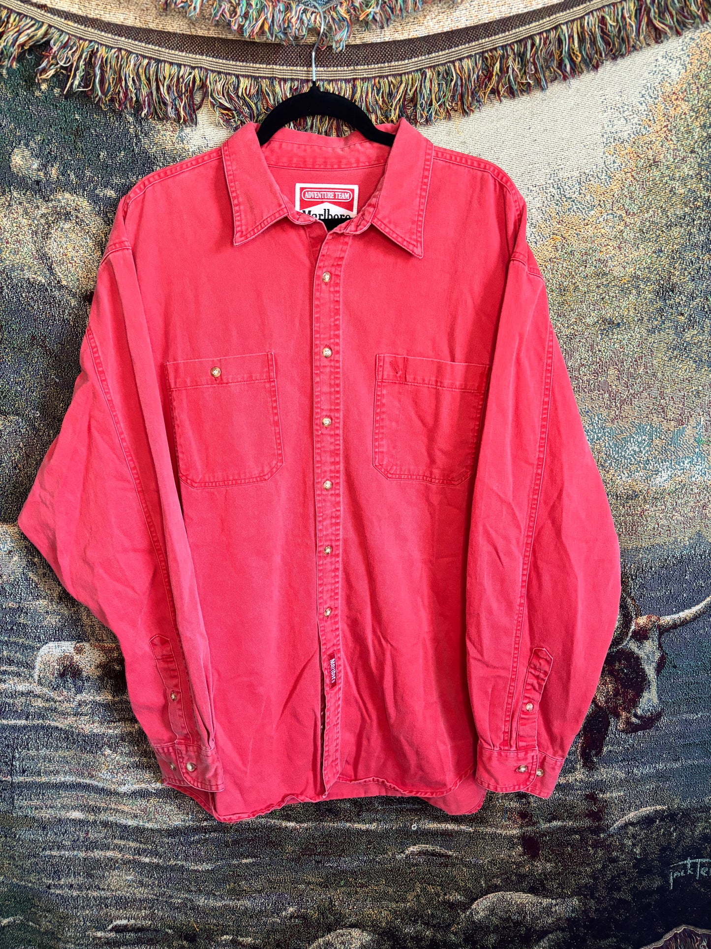 Marlboro button up / Large