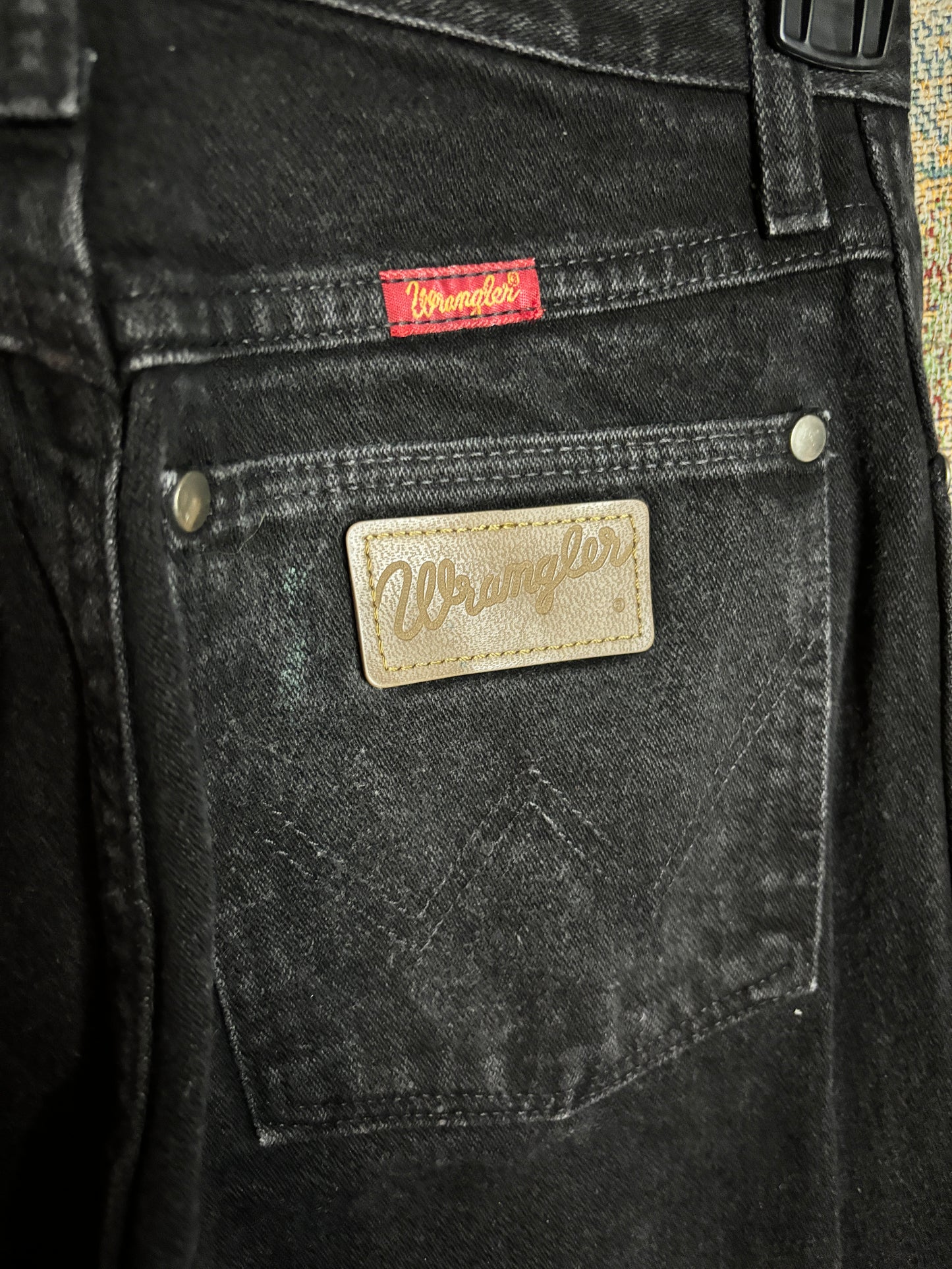 Black Wrangler Jeans / (1/34)